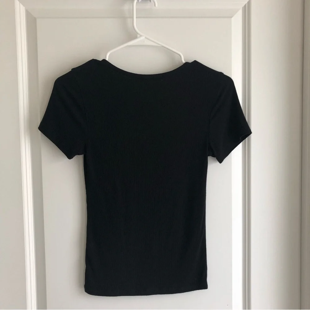 Black Ribbed Fitted Top - Picture 3 of 4